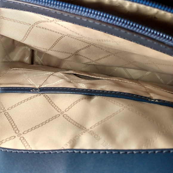 Michael kors bag - Picture 6 of 8